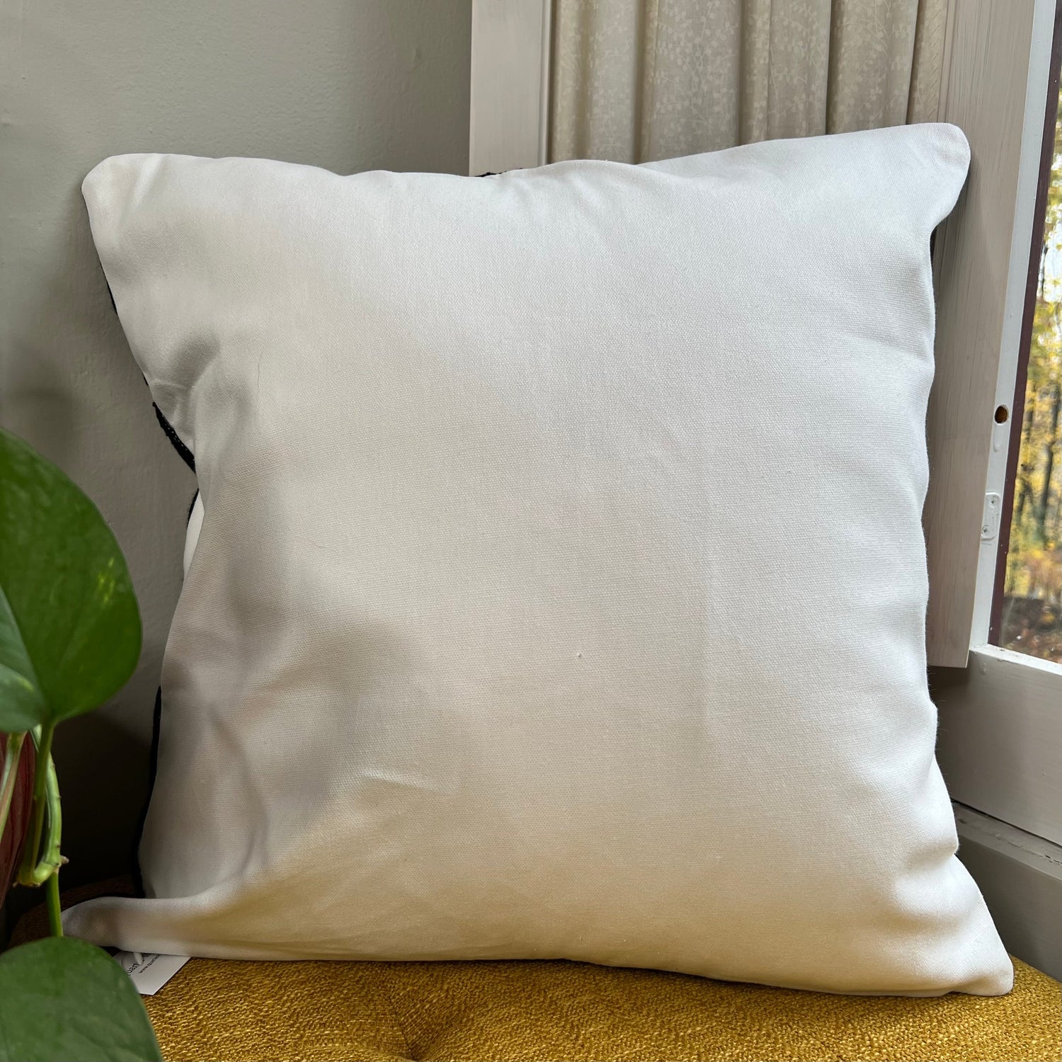 So In Love | Embroidered Throw Pillow Cover | Cat Lovers Collection